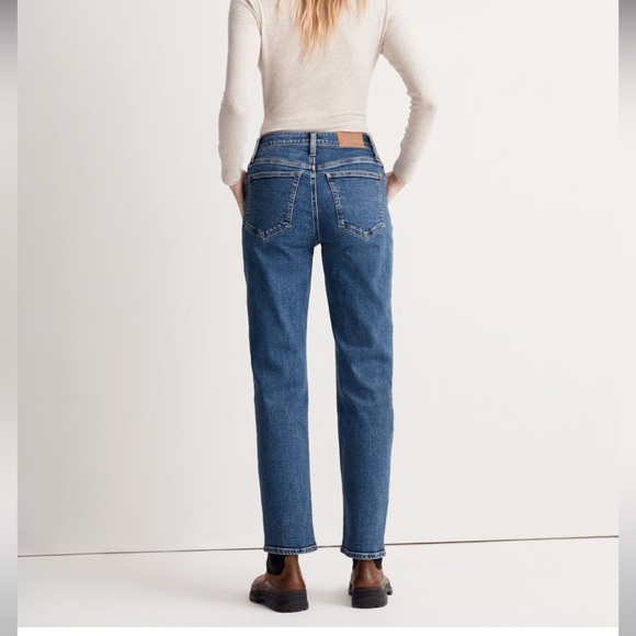 The Perfect Vintage Straight Jean in Bright Indigo Wash: Instacozy Edition - Picture 3 of 8